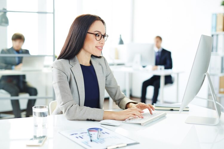 Les atouts des espaces de travail partagés pour les startups technologiques