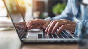 majuscule sur clavier ordinateur portable